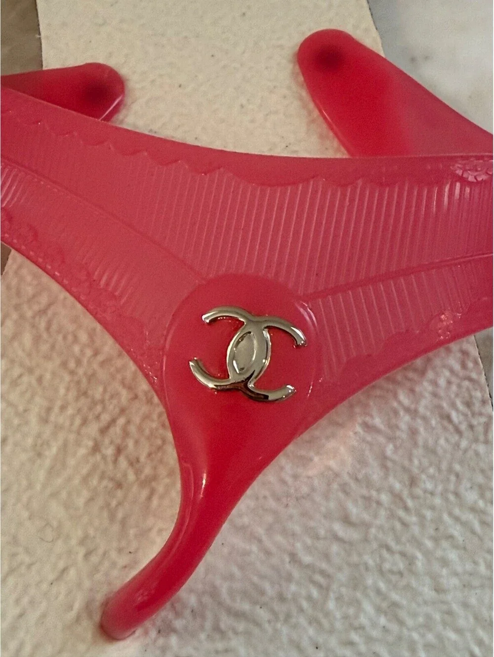 Authentic CHANEL Jelly Thong Sandals - Fuchsia Pink/Cream Size 38 - Pristine/NEW